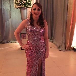 Meet your Posher, Taryn